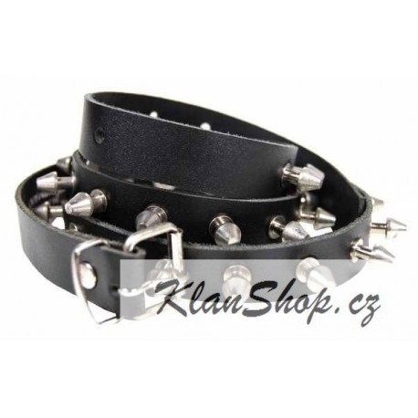 Kožený pásek s hroty