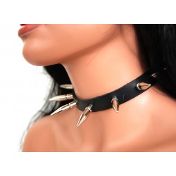 Kožený obojek s hroty