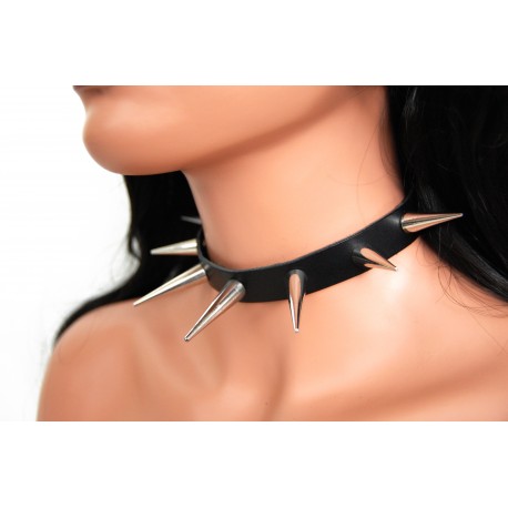 Kožený obojek s hroty