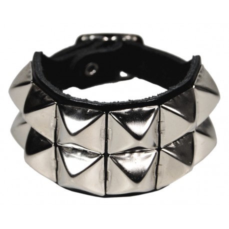 Kožený náramek s pyramidami