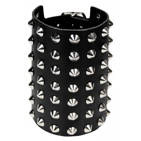 Kožený náramek se špičkami