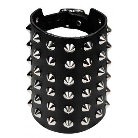 Kožený náramek se špičkami