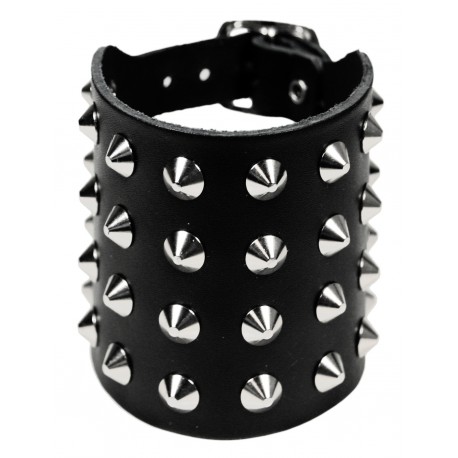 Kožený náramek se špičkami