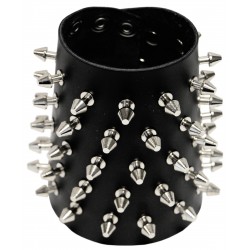 Kožený náramek na předloktí s hroty